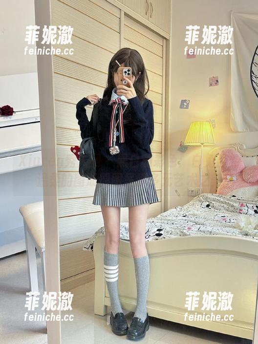 Xiuren秀人网 - 黑白和彩色：白兔西希温柔的图册原图呈现多元艺术之美