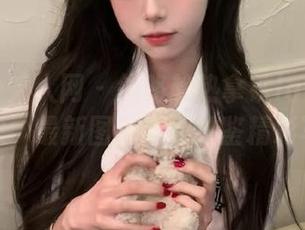 Xiuren秀人网 – 领略趁热拿铁latte的油亮风采，最新图库邀你共鉴精彩写真！