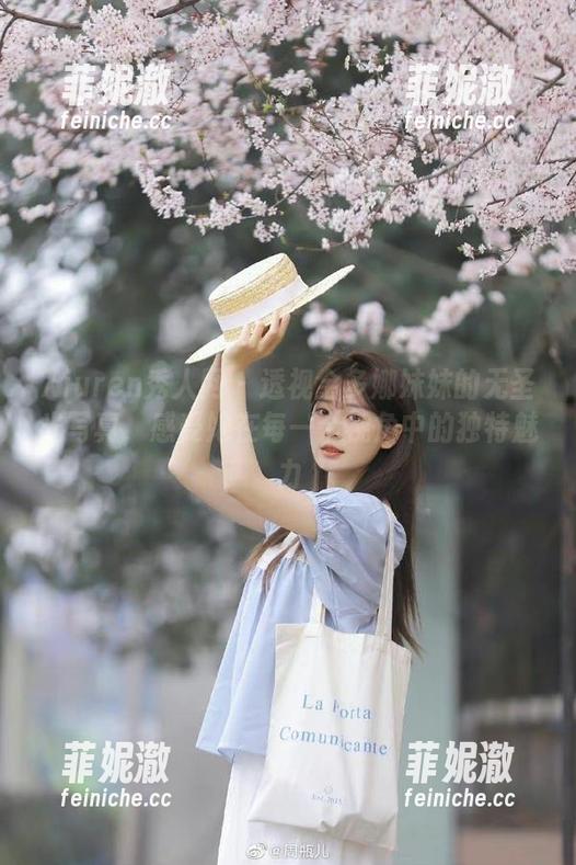 Xiuren秀人网 - 透视金多娜妹妹的无圣光写真，感受她在每一个视角中的独特魅力