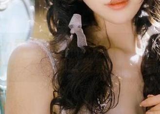 Xiuren秀人网 – 探索陈怡曼的丝袜资源：每一幅作品都散发着迷人的气息！