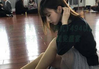 Xiuren秀人网 – 写真更新！雨儿1494以精致套装给你带来不一样的视觉盛宴