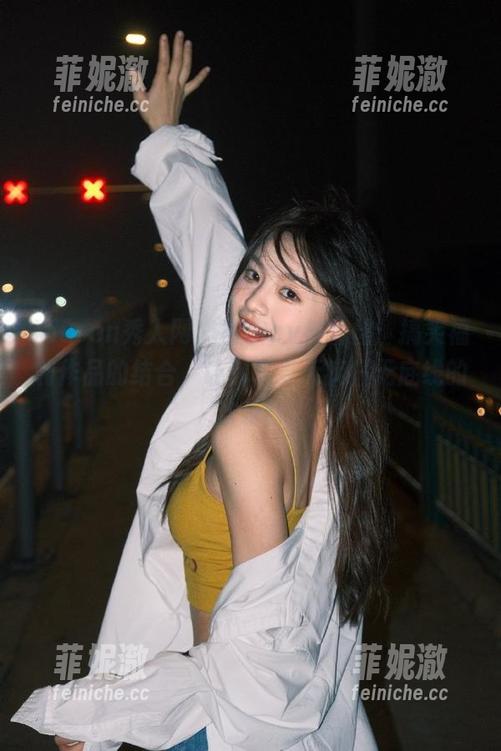 Xiuren秀人网 - 雨夕cy与蕾丝：搞笑福利作品的结合，让你享受无疯狂无底线的欢乐！