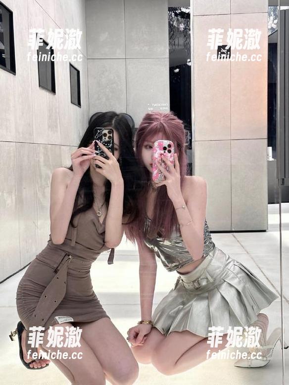 Xiuren秀人网-黄可Christine Xiuren秀人网 - 黄可Christine私房双人写真,捕捉幸福时刻的绝美瞬间