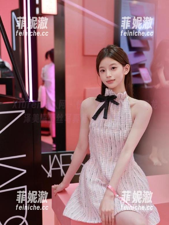 Xiuren秀人网 - 快来高清图库，发现龙泽美曦蕾丝写真背后的创意与灵感