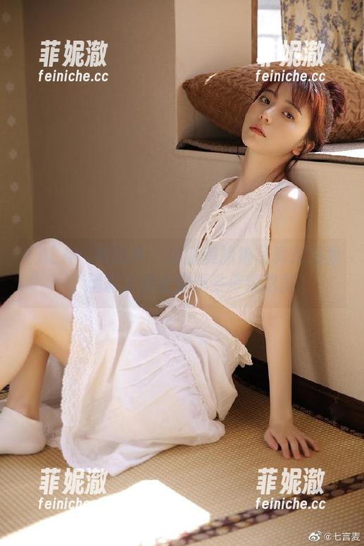 YALAYI雅拉伊 - 令狐美旗袍写真作品集，精彩下载让你感受传统之美