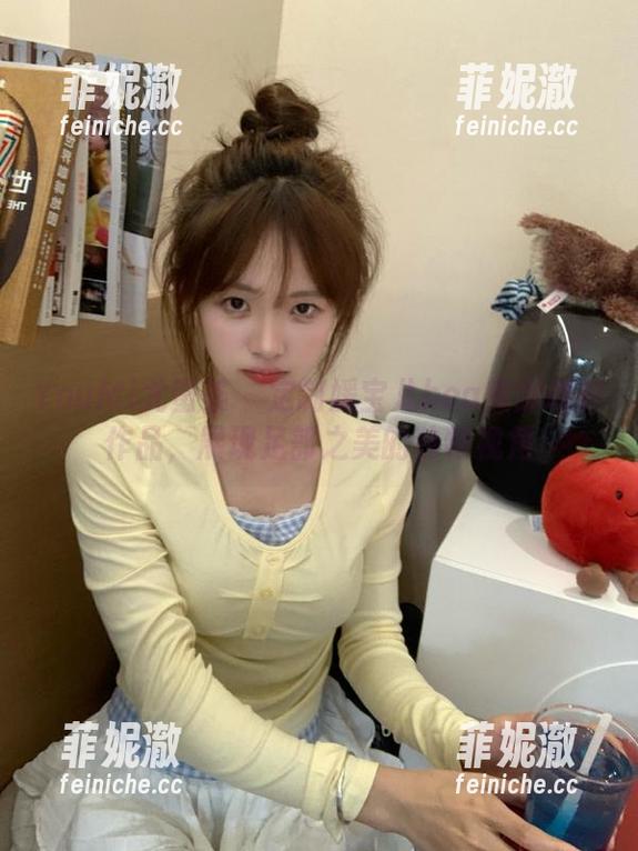 YouMi尤蜜荟-媛宝儿boa YouMi尤蜜荟 - 定制媛宝儿boa美脚摄影作品,展现足部之美的独特视角