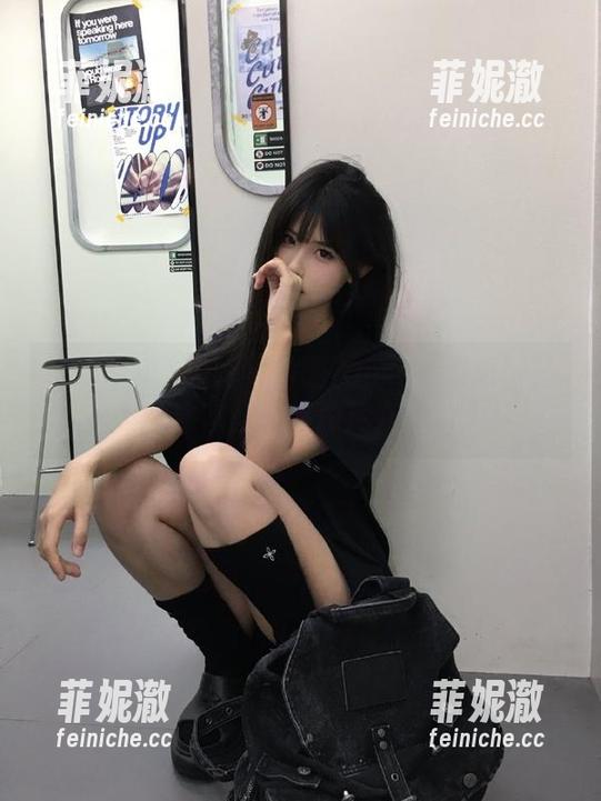 YouWu尤物馆 - 领略Amrita贞贞网袜魅力，独家图库资源尽在你指尖！