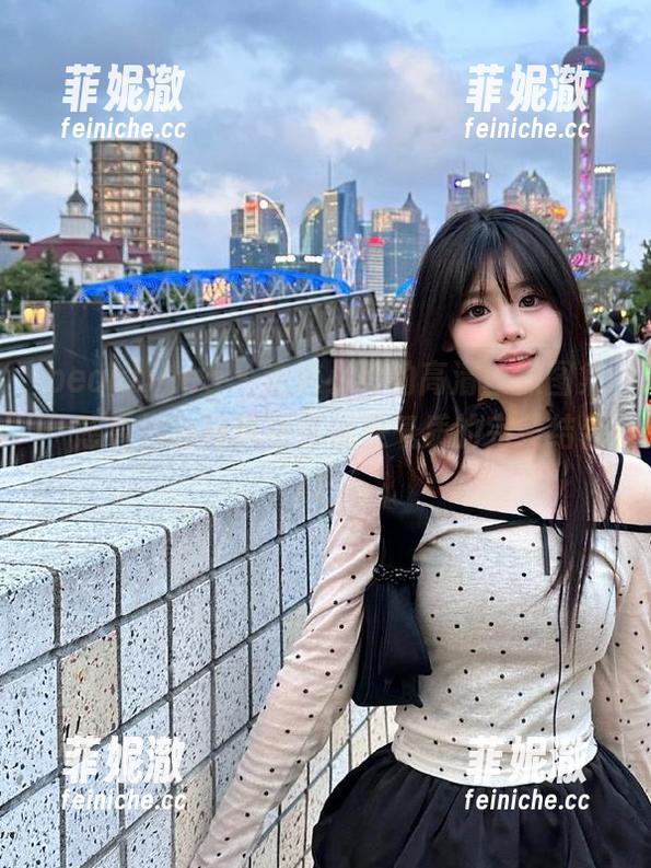beautyleg - 走进小玲的高清丝袜图集，感受她独特风格与优雅气质的完美结合！