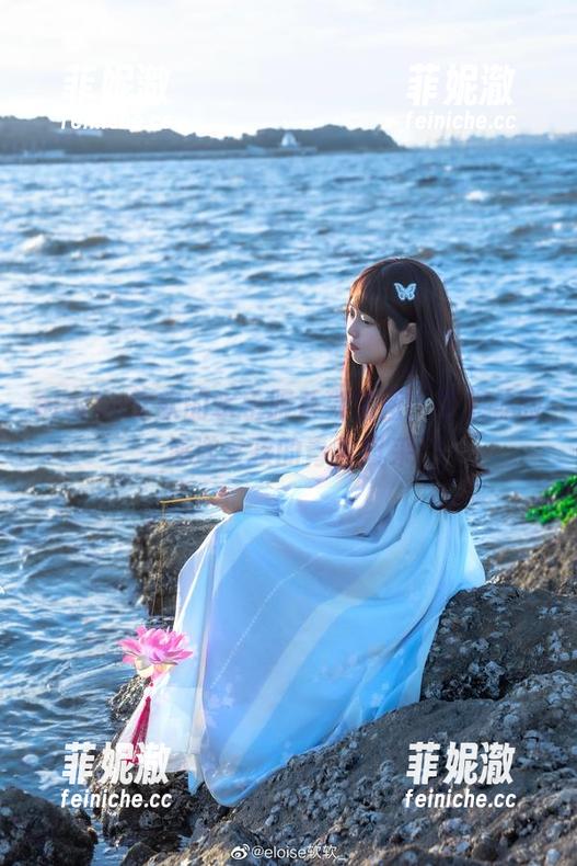 eloise软软的水手服系列套图，带你体验海洋女孩的青春风采