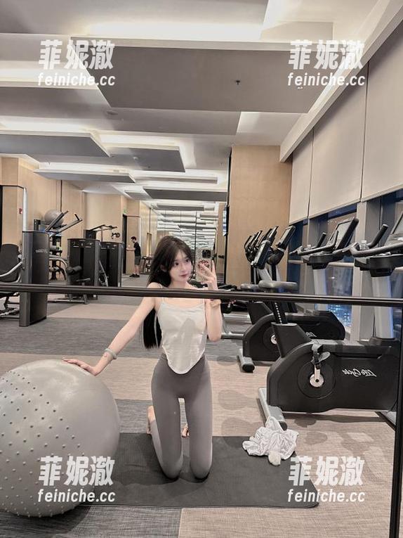 pans - 小青豹纹写真，网盘下载后收藏，尽享每一份时尚与艺术的交融！
