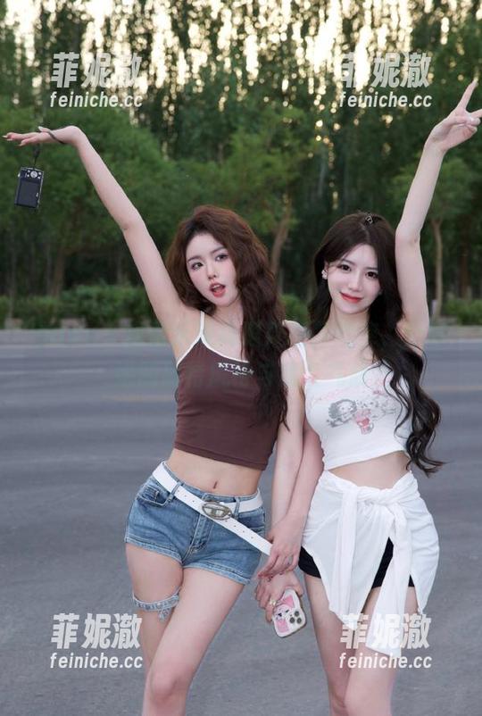 pans-禾禾 pans - 探索禾禾高跟鞋摄影图库,分享她的独特风格与迷人气质