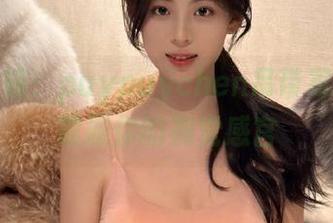 梦幻之旅：puypuychen吊带写真合集震撼你的视觉感官