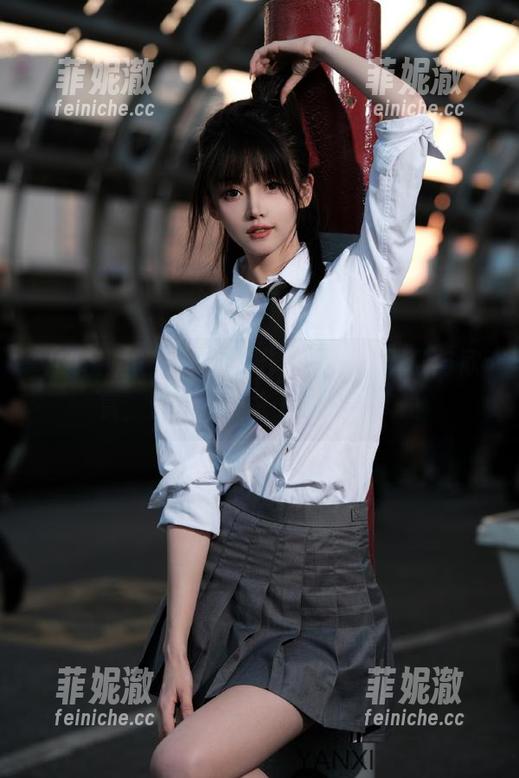yui金鱼 yui金鱼的秘书写真作品,邀你下载与欣赏,体会她镜头下的诗意人生