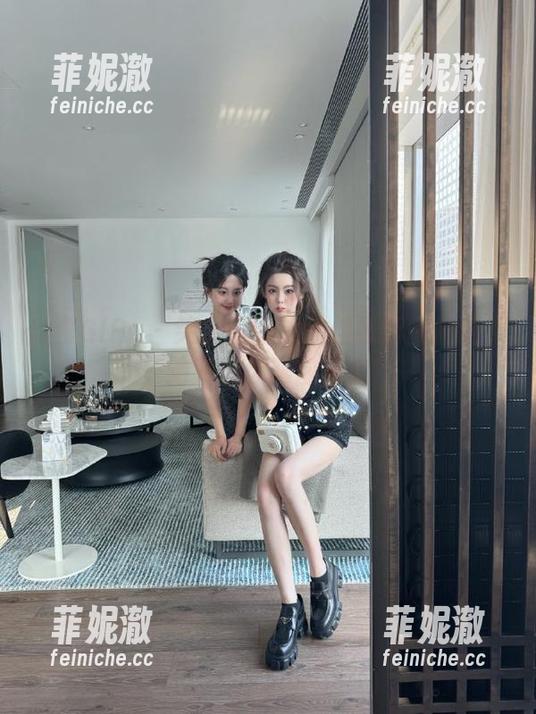 丝慕GIRL-佳佳 丝慕GIRL - 笑出腹肌的佳佳最新网袜图集,绝对让你眼前一亮!