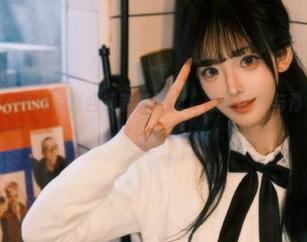丽柜 – xilly学妹写真合集新鲜更新，感受艺术与青春的完美结合