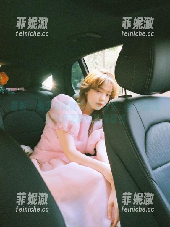 丽柜 - 兔子高跟鞋写真集分享：让你的视野展开无限可能与诱惑