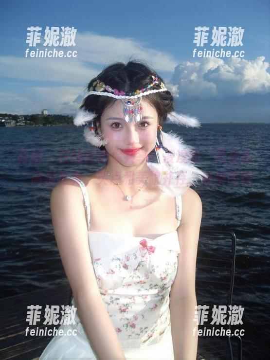 丽柜 - 在线诚邀你共享！凌凌的“死库水”高清写真，笑点和美貌并存，速来围观！