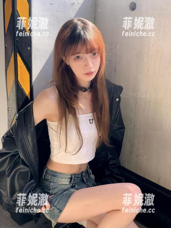 丽柜-小智贤 丽柜 - 倾心小智贤少女写真,原图与照片记录青春的美好瞬间!