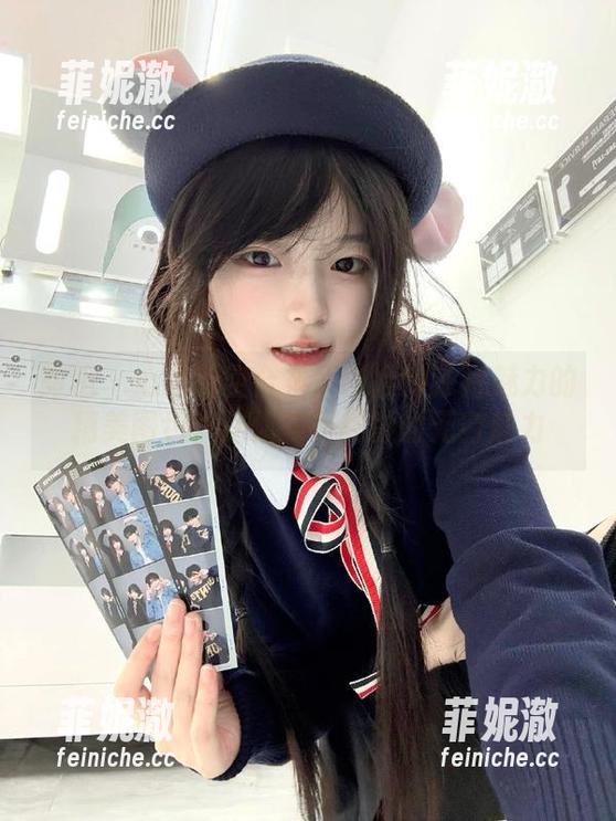丽柜 - 心心镂空合集：捕捉她独特魅力的精美图包，让你领略摄影的无穷魅力