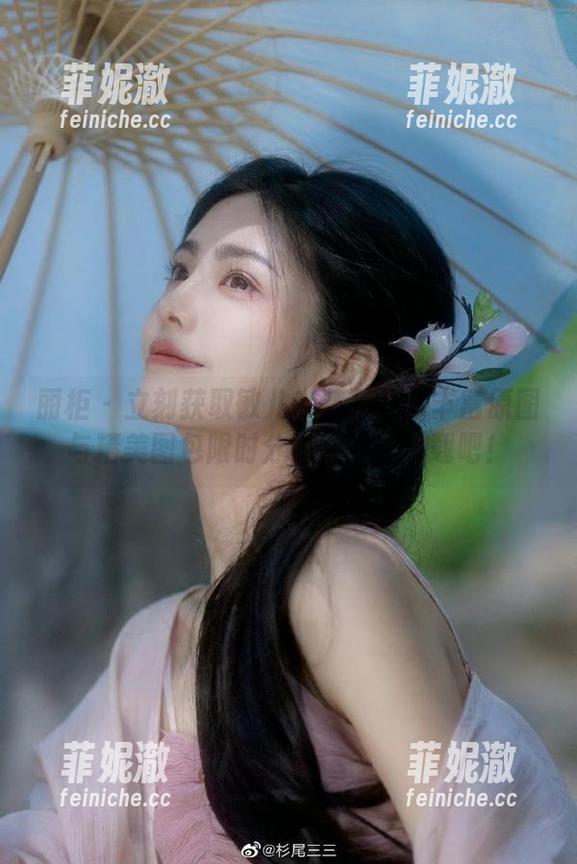 丽柜-敏儿 丽柜 - 立刻获取敏儿套装写真:丰富原图与精美图包限时分享,快来下载吧!