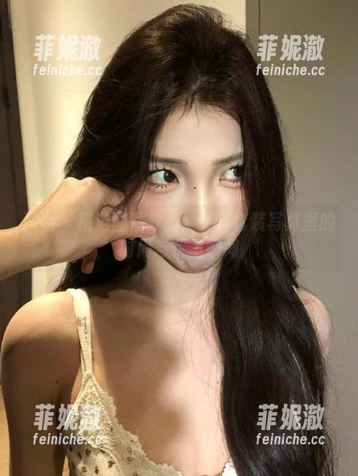 丽柜-英子 丽柜 - 精选图片分享:英子套装写真里的时尚与优雅瞬间