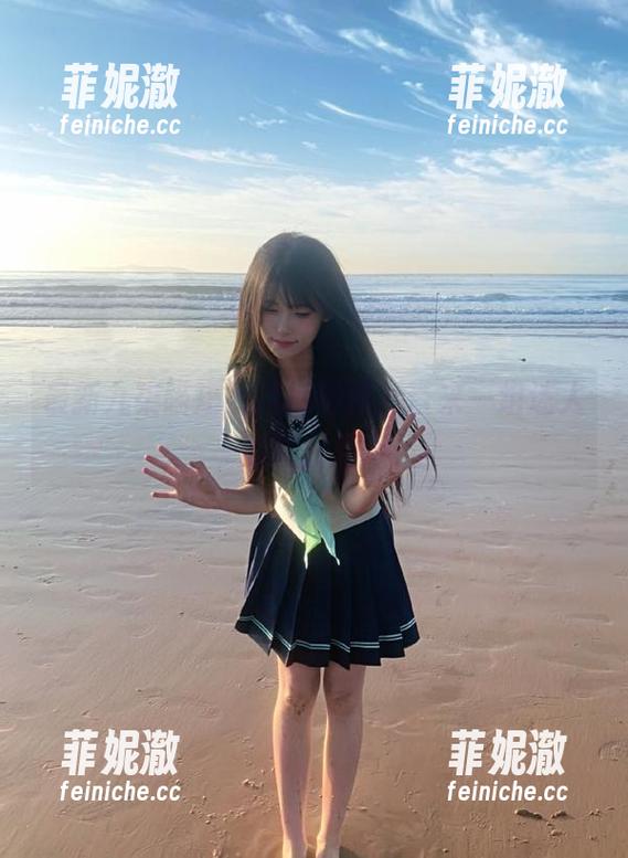 九柒喵 最新九柒喵短裤风格写真,带来一组迷人的图片展示