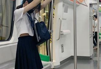 清新校园气息：九柒喵写真套图合集带你重回无忧时代
