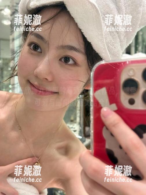 九柒喵 快来欣赏九柒喵的高清连体衣作品,感受可爱与时尚的完美结合!