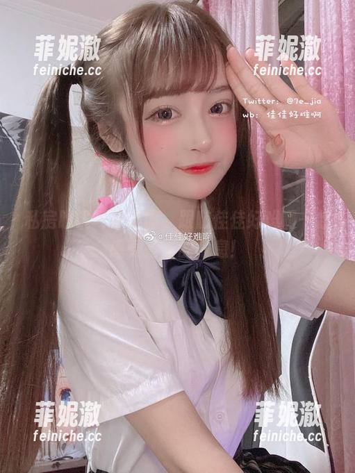 私房眼镜写真之旅，跟随佳佳好难啊一起感受青春的气息！