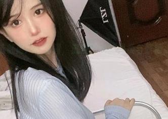 倦倦喵精选魅魔风格套图，沉浸于她的温柔与妖艳，快来欣赏！