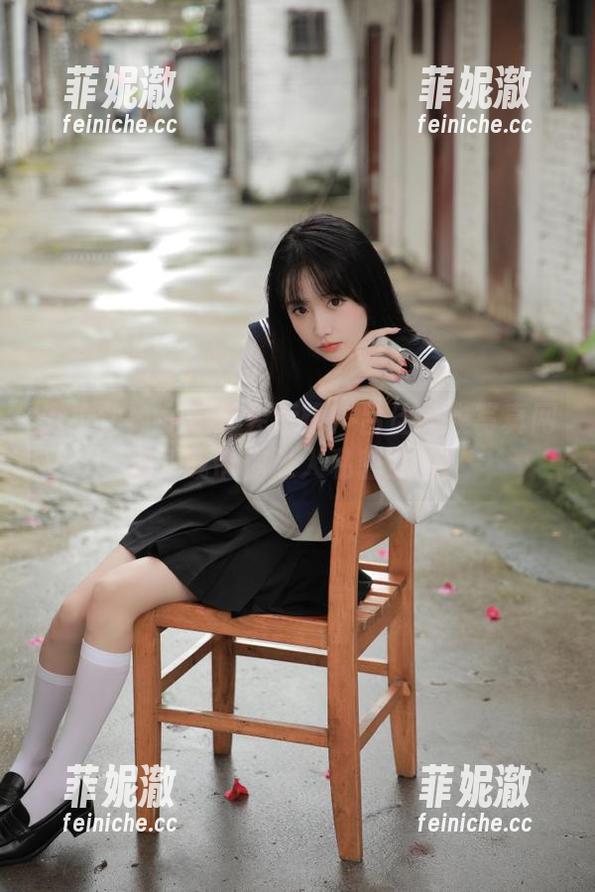 克拉女神 - 不看会后悔！吕佳内衣写真网盘下载带你进入私密空间！