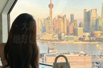 克拉女神 – 大阳的吊带写真全套，笑声连连，绝对让你忘记烦恼与压力！