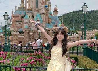 克拉女神 – 姜璐旗袍写真集无限魅力，快来免费下载，共享美丽瞬间！
