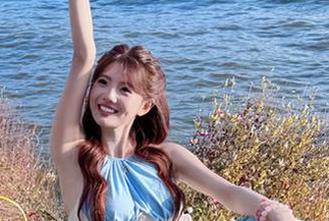 克拉女神 – 探索孟君的美足艺术：别致写真图集记录每一个迷人瞬间
