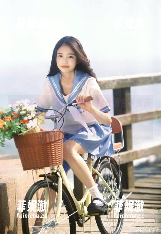 克拉女神 - “忆之秘书”限量图包下载开启，快来看看这个博主的秘密，绝对让你心跳加速！