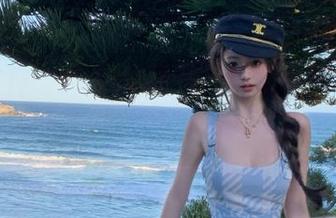 克拉女神 – “慕菲秘书”全新写真作品，下载高品质影像，感受她的魅力与个性！