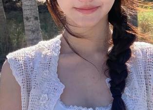 克拉女神 – 珊珊与朋友们的双人套图精选，展示青春活力与无尽欢笑，记录美好时光