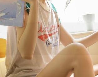 好物推荐：兔玩映画无圣光肉丝和小花裙图包书写青春故事的浪漫