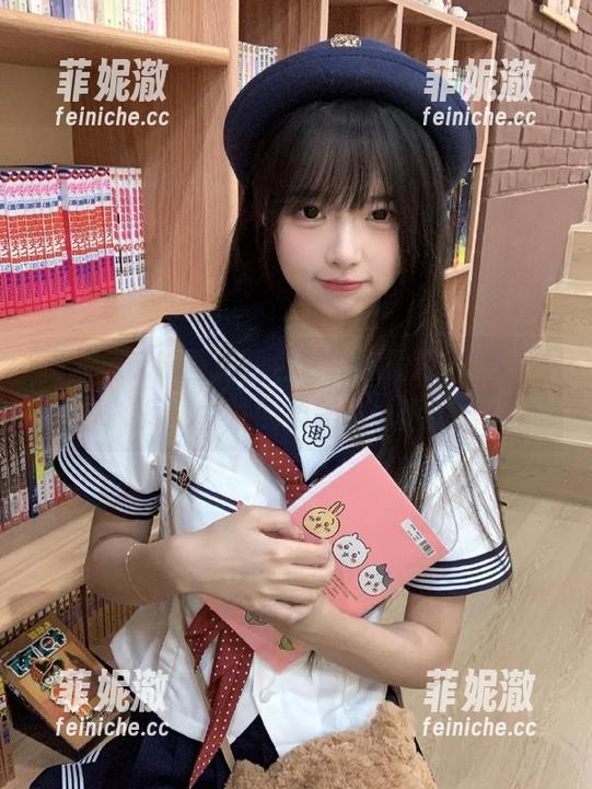 揭幕兔玩映画新图包更新，露背毛衣写真尽展女性的柔美与力量！