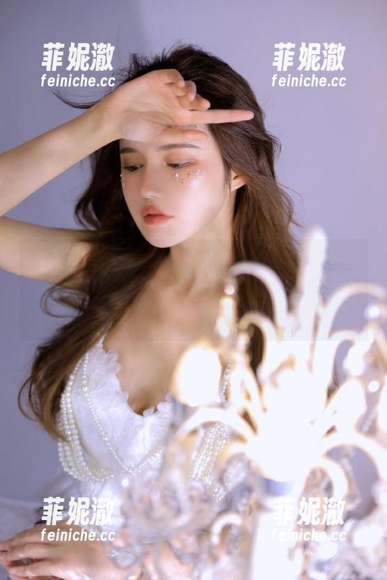 欲罢不能的兔玩映画更新！白丝眼镜娘写真集上线，让我们一起开启快乐神奇之旅！