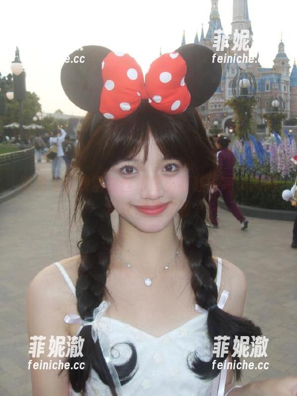 精选兔玩映画白丝搭配小红鞋，完美瞬间尽在这组套图