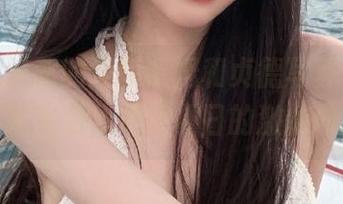 在兔玩映画的泳装蕾姆和贞德写真集中，原图细腻生动，展现夏日的激情与魅力！