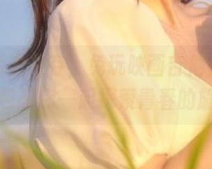 优雅与活力并存，兔玩映画吉他少女写真图包等你一起探索青春的旋律