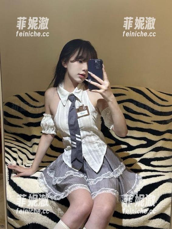 初夏女神 - 双双裸足写真私拍：感受轻盈与自由的完美套图