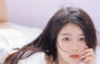 初夏女神 – 最新发布的柒柒大嘴猴写真图片，探索她创作中的灵感与故事