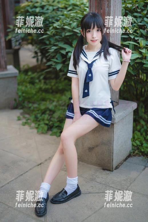 初夏女神 - 环环的居家生活图集：用写真述说她的独特故事
