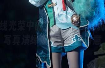 碧蓝航线光荣中的女神：可可老师的高清写真演绎凉夜春雪的诗意