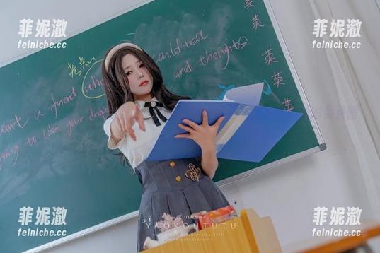 咬一口兔娘 体验咬一口兔娘的魅力,获取邻家小妹日不落主题的精彩免费图片!