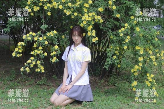 嗲囡囡 - 每一寸都是风景，yumi黄奕清白裙作品的精彩资源等待你的发现！