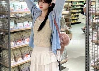 嗲囡囡 – 奶茶Emily学姐全套写真免费下载，与你分享青春与甜蜜